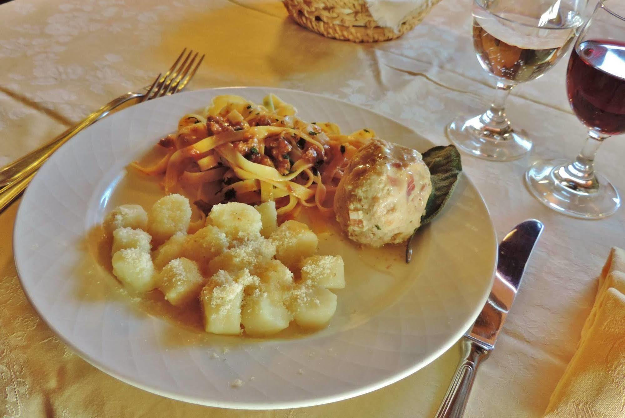 Albergo Ombrettola ฟัลกาเด ภายนอก รูปภาพ